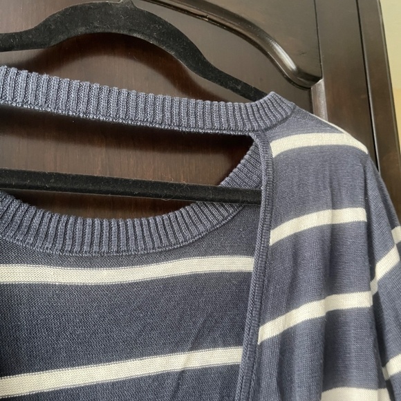 NWT Chaser L/S Wrap Back Linen Sweater, Twilight Stripe, Medium - Picture 3 of 7